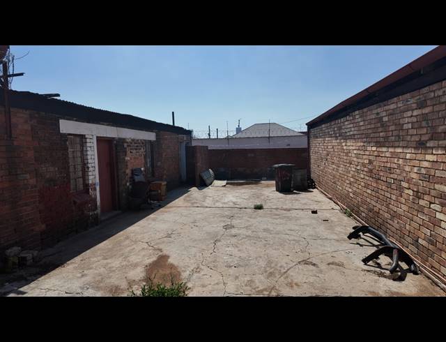 495M² BUSINESS FOR SALE IN SPRINGS CENTRAL